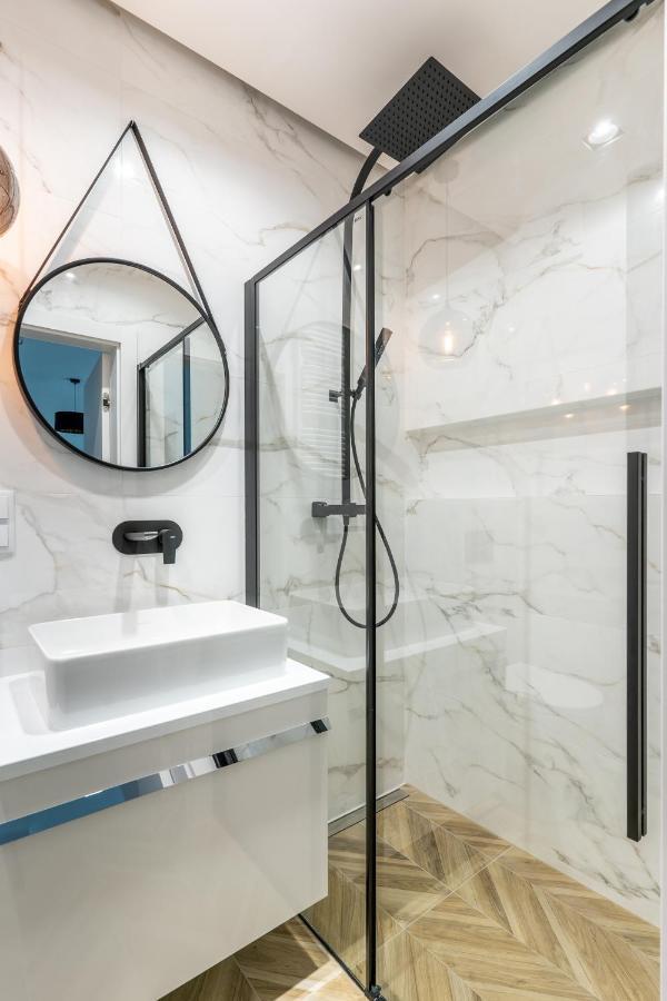 وارسو Mennica Residence - Golden Apartments - City Center المظهر الخارجي الصورة